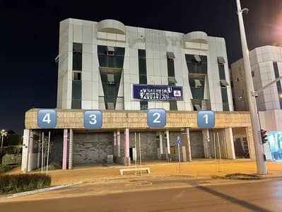 معرض  للايجار في شمال الرياض، الرياض - محل للإيجار في شارع العليا, حي الورود, مدينة الرياض, منطقة الرياض