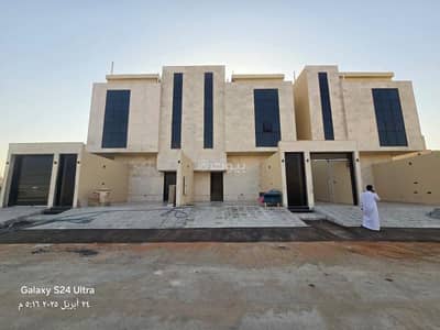 دور 4 غرف نوم للبيع في غرب الرياض، الرياض - للبيع ادوار مميزة جدا