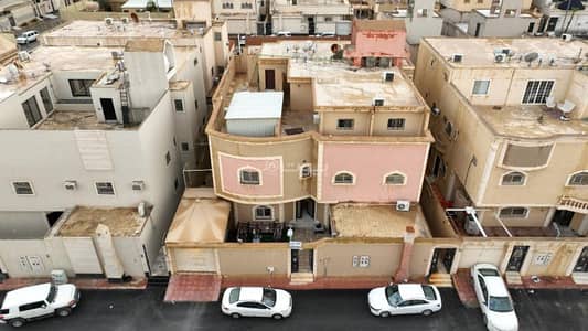 11 Bedroom Villa for Sale in South Riyadh, Riyadh - Villa For Sale in Uhud, South Riyadh