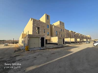 4 Bedroom Floor for Sale in West Riyadh, Riyadh - Floor in West Riyadh，Tuwaiq 4 bedrooms 920000 SAR - 87656742