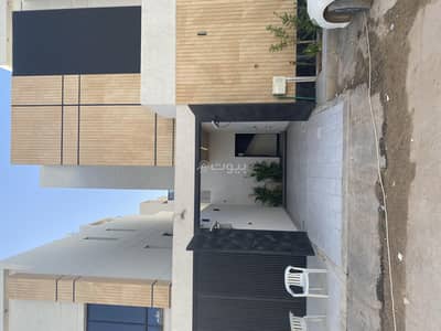 5 Bedroom Floor for Sale in East Riyadh, Riyadh - Floor in East Riyadh，Al Rimal 5 bedrooms 1200000 SAR - 87657458