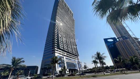 1 Bedroom Apartment for Rent in Jeddah - Damac Tower is complete on the sea
