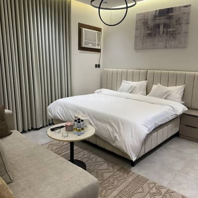 1 Bedroom Apartment for Rent in Jeddah - Luxurious furniture room