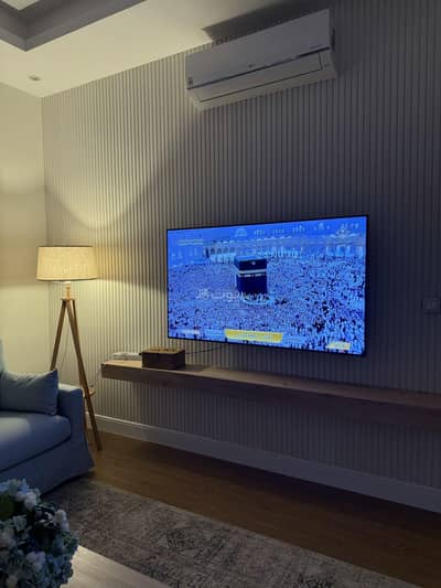 1 Bedroom Flat for Rent in Riyadh - Comfortable room and lounge with private entrance