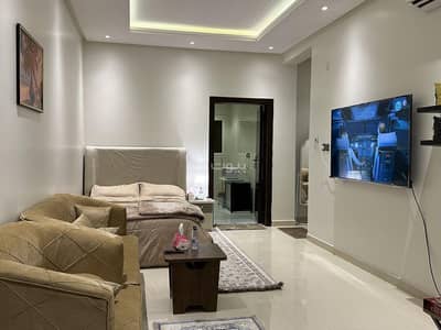 1 Bedroom Apartment for Rent in Riyadh - Quiet studio with master bed and side seating