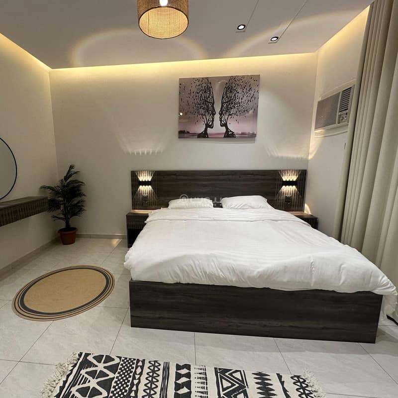 Apartment with a bedroom and a hall with self -entry