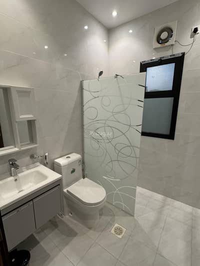 1 Bedroom Flat for Rent in Jeddah - New room and lounge with comfortable hotel furniture
