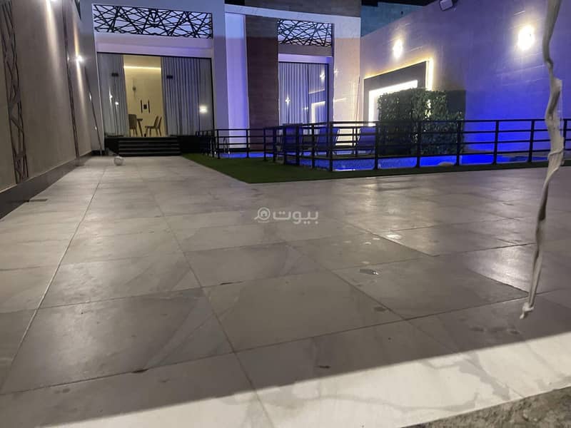 شاليه انيق بمسبح ومسطحات خضراء شاليه انيق بمسبح ومسطحات خضراء