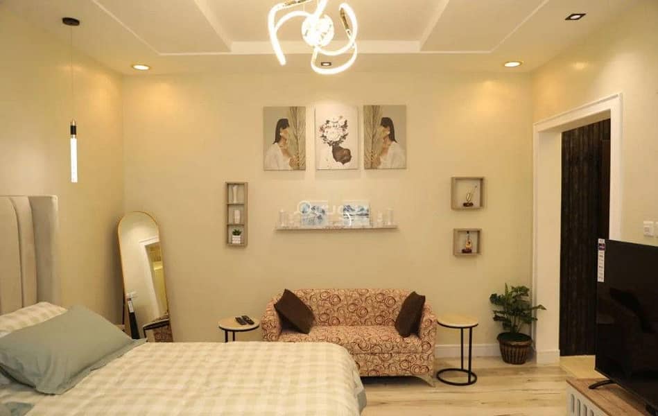 Studio with master bed and sitting room