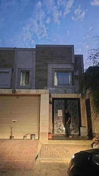 6 Bedroom Villa for Sale in Al Tahliyah, Al Khobar - Villa For Sale in Al Tahliyah, Al Khobar