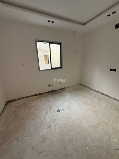 4 Bedroom Floor for Sale in South Riyadh, Riyadh - ادوار مجزئة للبيع تاون هاوس حي بدر ، الرياض