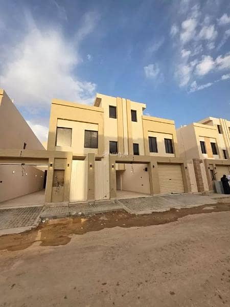 Floor for sale in  Okaz, South Riyadh
