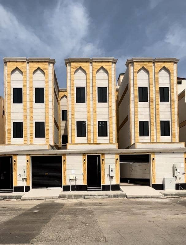 Villas with four floors and an elevator