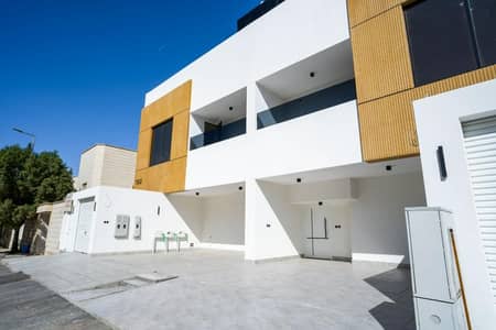 3 Bedroom Floor for Sale in East Riyadh, Riyadh - Flats for sale
