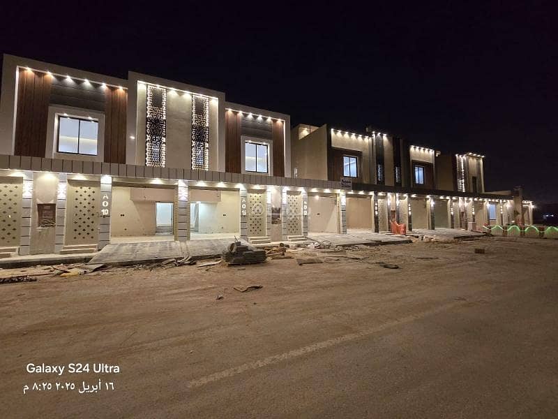 Floor in East Riyadh，Al Janadriyah 3 bedrooms 850000 SAR - 87663631