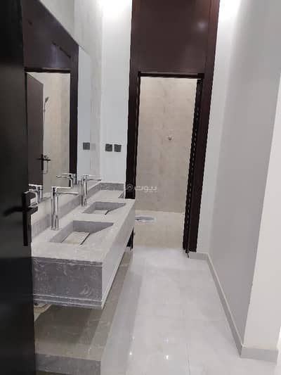 5 Bedroom Floor for Sale in East Riyadh, Riyadh - Floor in East Riyadh，Al Qadisiyah 5 bedrooms 1250000 SAR - 87656578