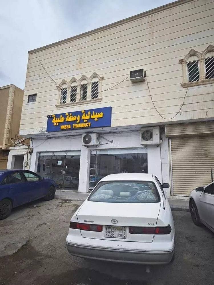 Building 7 apartments and 5 shops for sale in Dhahrat Al Badiah, Riyadh