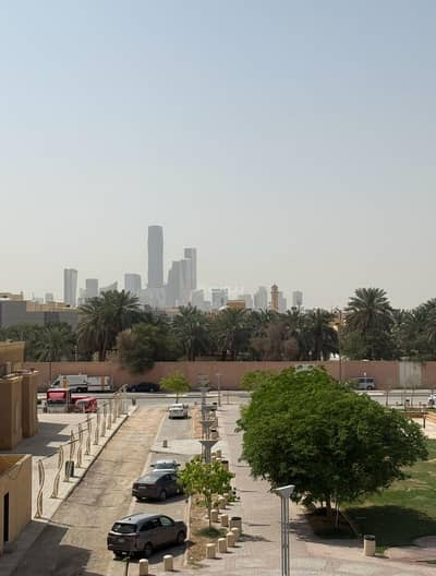4 Bedroom Flat for Rent in North Riyadh, Riyadh - Elegant 3BR Furnished Apartment with Garden & Skyline View