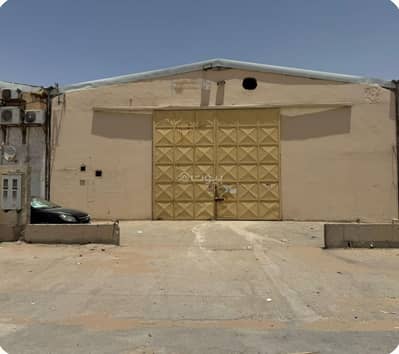 مستودع  للايجار في شرق الرياض، الرياض - مستودع للإيجار حي السلي الرياض