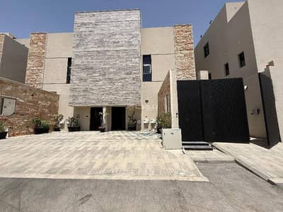 4 Bedroom Floor for Sale in East Riyadh, Riyadh - Floor in East Riyadh，Qurtubah 4 bedrooms 1950000 SAR - 87652549