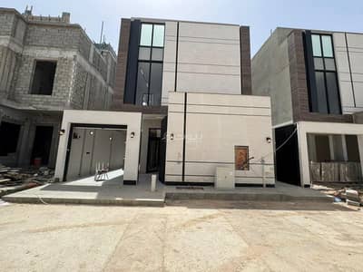 5 Bedroom House for Sale in East Riyadh, Riyadh - House with an internal staircase and a flat in an excellent location near all services and main roads