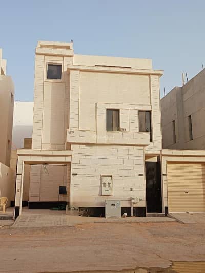 4 Bedroom Villa for Sale in East Riyadh, Riyadh - Villa for sale on Al Sarur Street, Rumail neighborhood, Riyadh city, Riyadh region