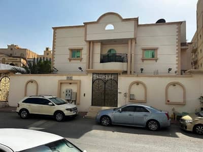10 Bedroom Villa for Sale in North Jeddah, Jeddah - Villa in North Jeddah，Al Rayaan 10 bedrooms 2600000 SAR - 87667423