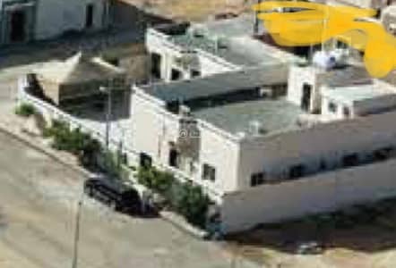 6 Bedroom Floor for Sale in Al Qarina Al Jadida, Huraymila - Floor in Al Qarina Al Jadida 6 bedrooms 1700000 SAR - 87667913