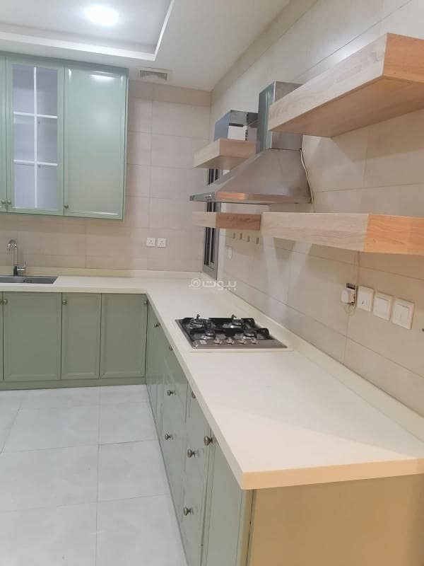 Luxurious 252 square meter 6-bedroom apartment in Al Manar
