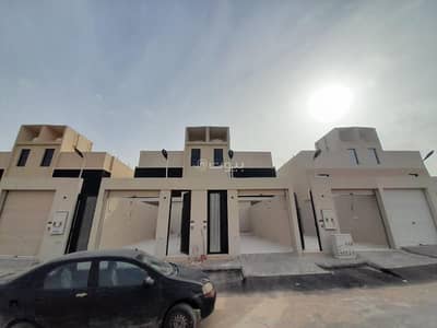 4 Bedroom Floor for Sale in South Riyadh, Riyadh - Floor in South Riyadh，Okaz 4 bedrooms 690000 SAR - 87669335