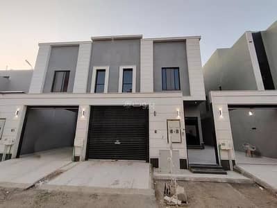 فیلا 3 غرف نوم للبيع في شرق الرياض، الرياض - فيلا للبيع في شارع تاج الدين الزرعة الحنفي, حي الرمال, مدينة الرياض, منطقة الرياض