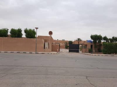 فیلا 3 غرف نوم للايجار في شمال الرياض، الرياض - فيلا للإيجار في شارع سعود بن عبدالعزيز بن محمد الفرعي, حي الملك فهد, مدينة الرياض, منطقة الرياض