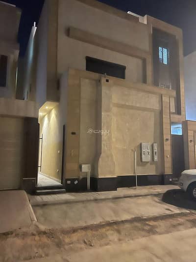 11 Bedroom Villa for Sale in East Riyadh, Riyadh - Villa with 11 rooms for sale in Ar Rimāl, Riyadh