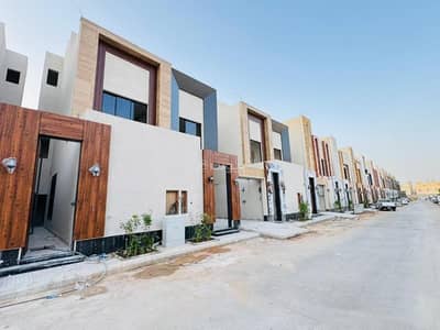 دور 4 غرف نوم للبيع في شرق الرياض، الرياض - تاون علوي للبيع