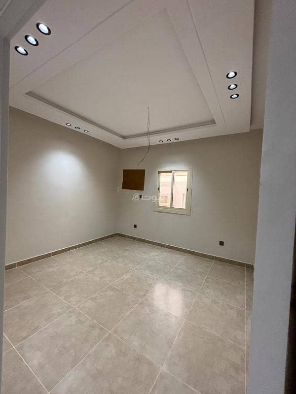 Roof apartment for sale in Al Merikh 490 thousand inclusive of a broker