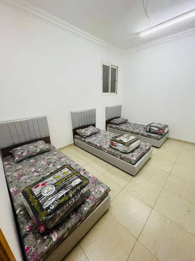 2 Bedroom Flat for Rent in Dhahrat Al Awdat Sharq, Al Diriyah - Shared ready furnished workers accommodation, containing:-