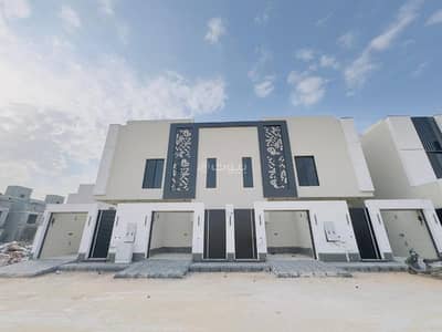 3 Bedroom Floor for Sale in East Riyadh, Riyadh - Upper townhouse in Al Maizalea neighborhood, Jowhar Al Sharq compound