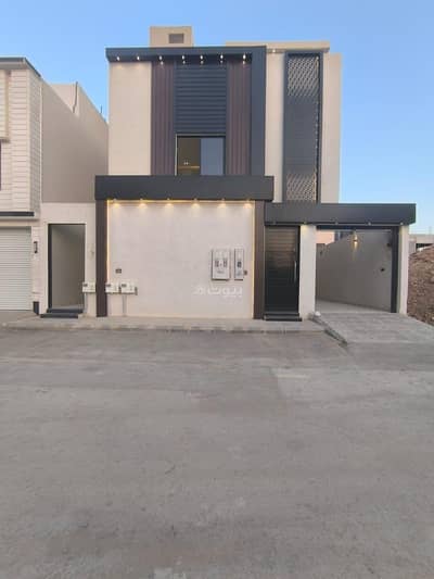 6 Bedroom Floor for Sale in East Riyadh, Riyadh - Floor in East Riyadh，Al Janadriyah 6 bedrooms 950000 SAR - 87672397