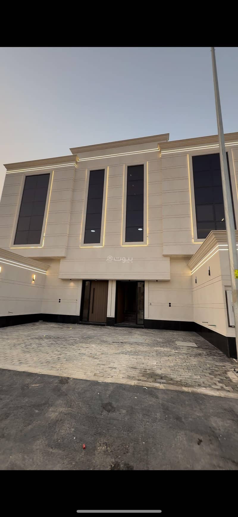 Floor in East Riyadh，Al Janadriyah 5 bedrooms 920000 SAR - 87673040
