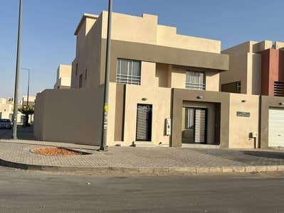 فیلا 6 غرف نوم للايجار في شرق الرياض، الرياض - فرصة مميزة للإيجار – فيلا واسعة ومستقلة زاوية في حي الرمال، الرياض