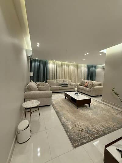 5 Bedroom Flat for Sale in North Jeddah, Jeddah - Modern apartment for sale in Al-Sawari District - Jeddah