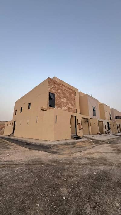 7 Bedroom Villa for Sale in South Riyadh, Riyadh - Townhouses