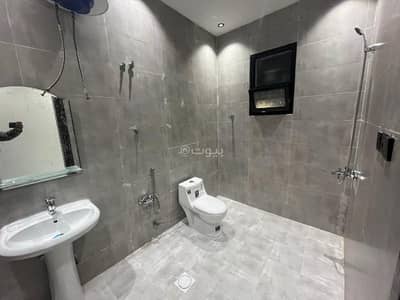 6 Bedroom Floor for Sale in East Riyadh, Riyadh - Townhouse for sale in Al Ramal neighborhood at an attractive price