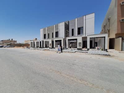 دور 4 غرف نوم للبيع في شرق الرياض، الرياض - للبيع دور علوي تاون هاوس حي الجنادريه شرق الرياض