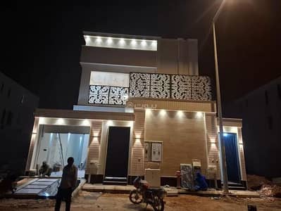 5 Bedroom Floor for Sale in East Riyadh, Riyadh - Floor for Sale in Al Janadriyah, East Riyadh