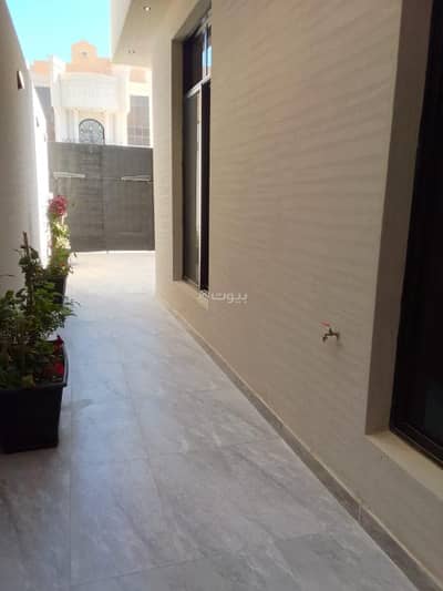 9 Bedroom Villa for Sale in East Riyadh, Riyadh - Internal Staircase Villa for Sale in Qurtubah, East Riyadh