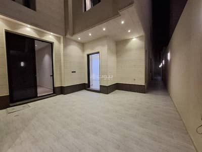 3 Bedroom Floor for Sale in East Riyadh, Riyadh - Floor in East Riyadh，Al Janadriyah 3 bedrooms 950000 SAR - 87674364