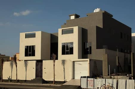 8 Bedroom Villa for Sale in North Jeddah, Jeddah - Luxury New Villa for Sale with 3 Rented Apartments – North Obhur