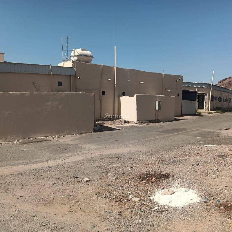للبيع بيت شعبي على شارعينحي وعيرة للبيع بيت شعبي على شارعينحي وعيرة