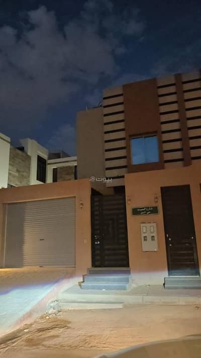 فیلا 6 غرف نوم للايجار في شمال الرياض، الرياض - فلا للايجار بحي النفل مع قبو بمسبح